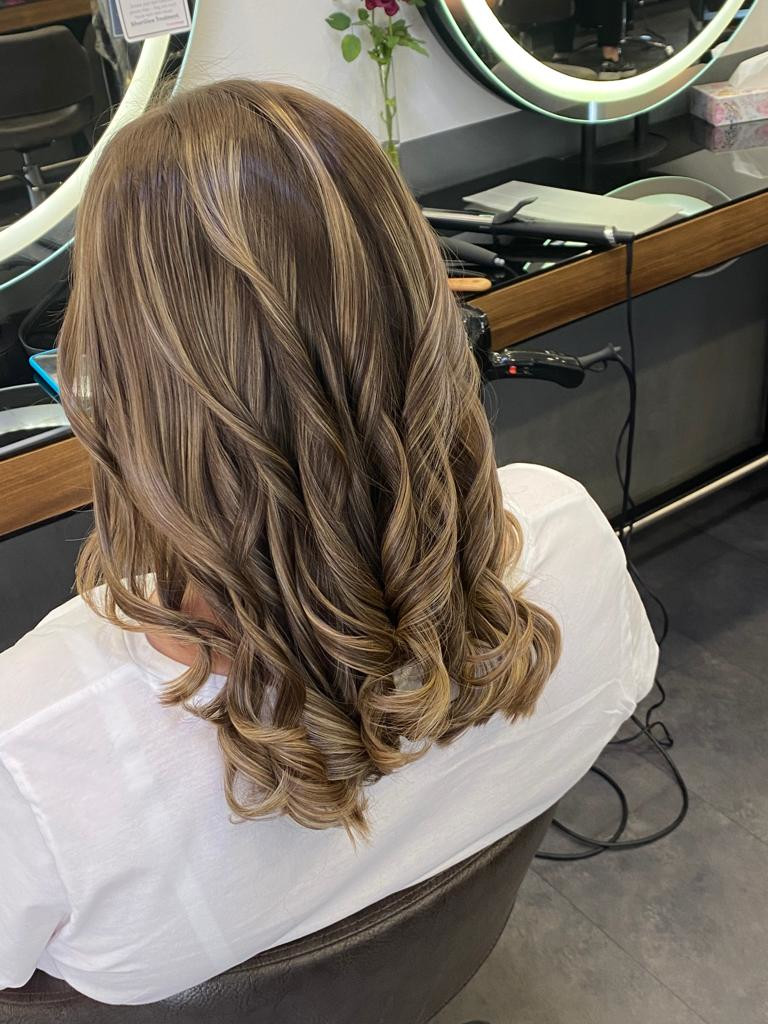 Warme Braun-Blond-Coloration